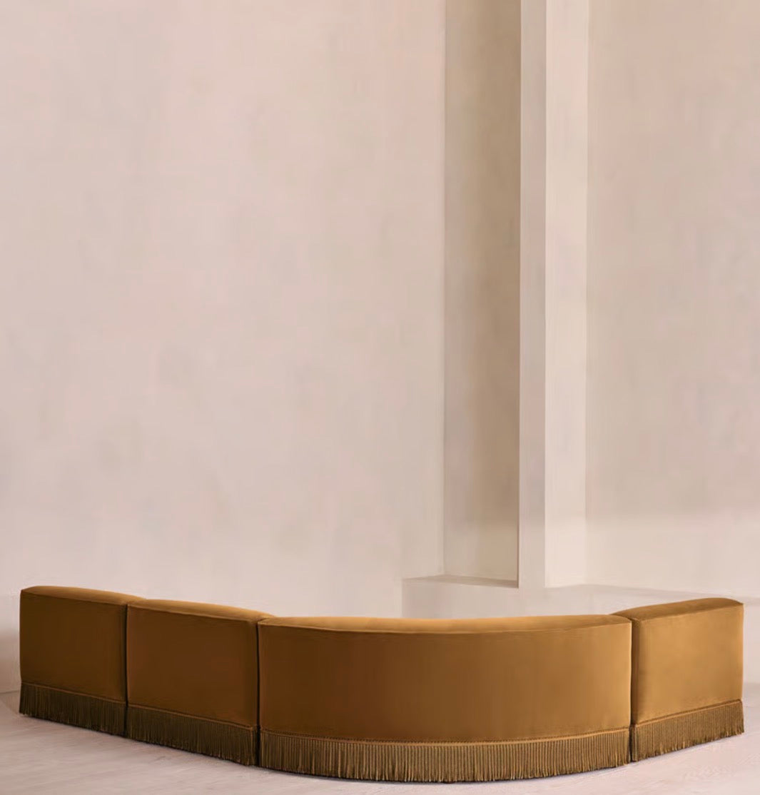 Elena Püsküllü Kadife Koltuk