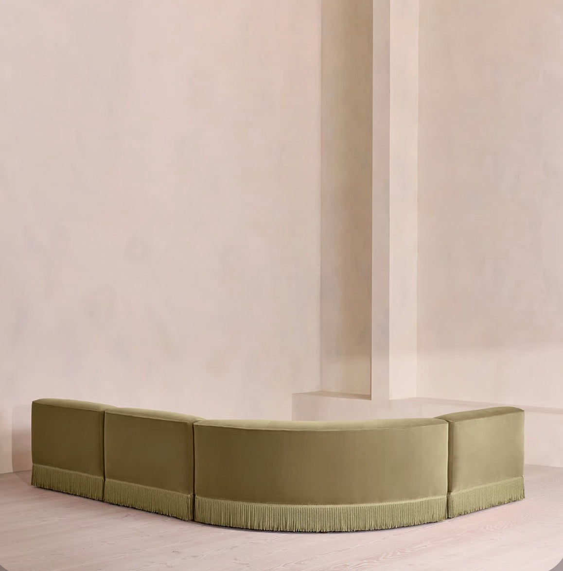 Elena Püsküllü Kadife Koltuk