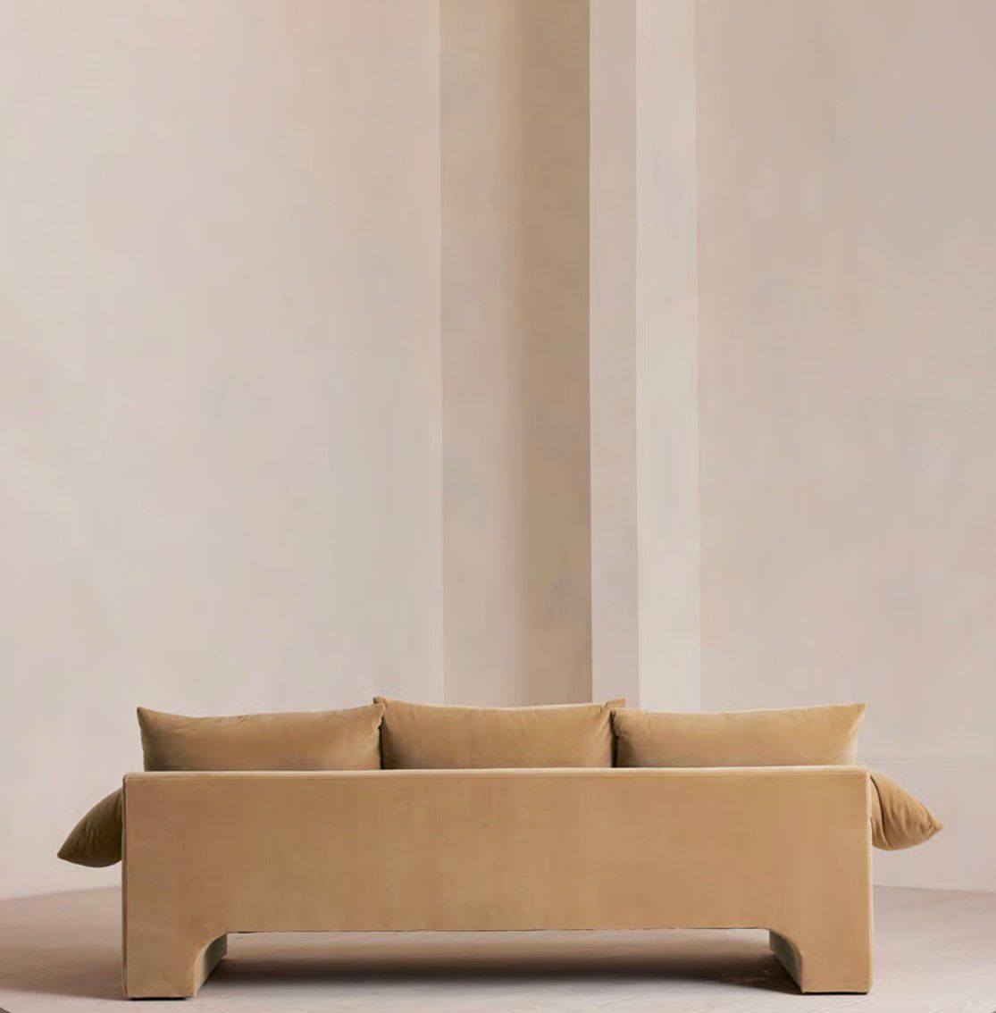 Lumira Kadife Sofa