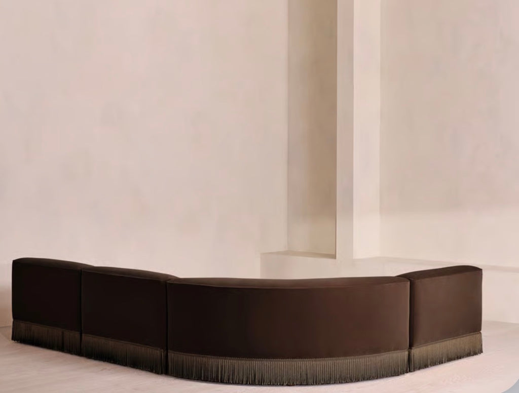 Elena Püsküllü Kadife Koltuk