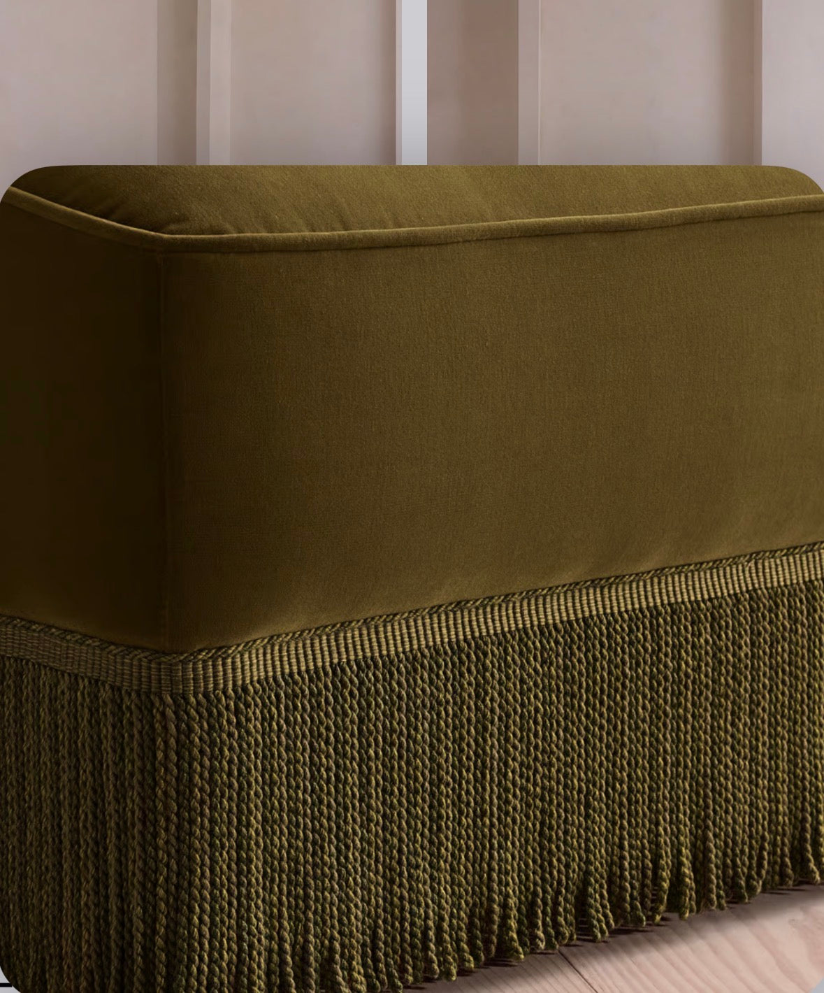 Elena Püsküllü Kadife Koltuk