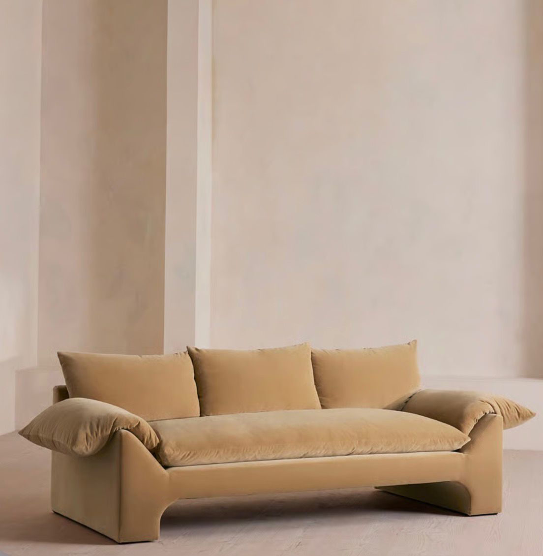 Lumira Kadife Sofa