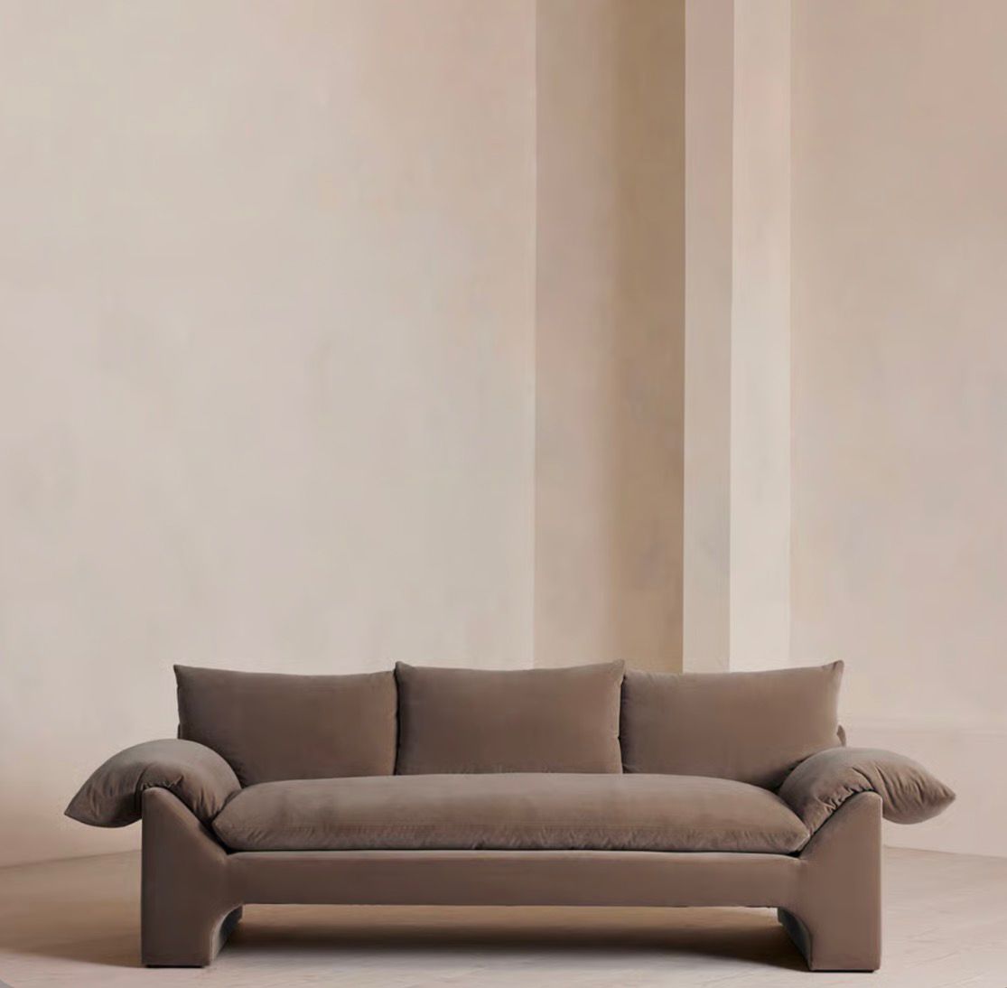 Lumira Kadife Sofa