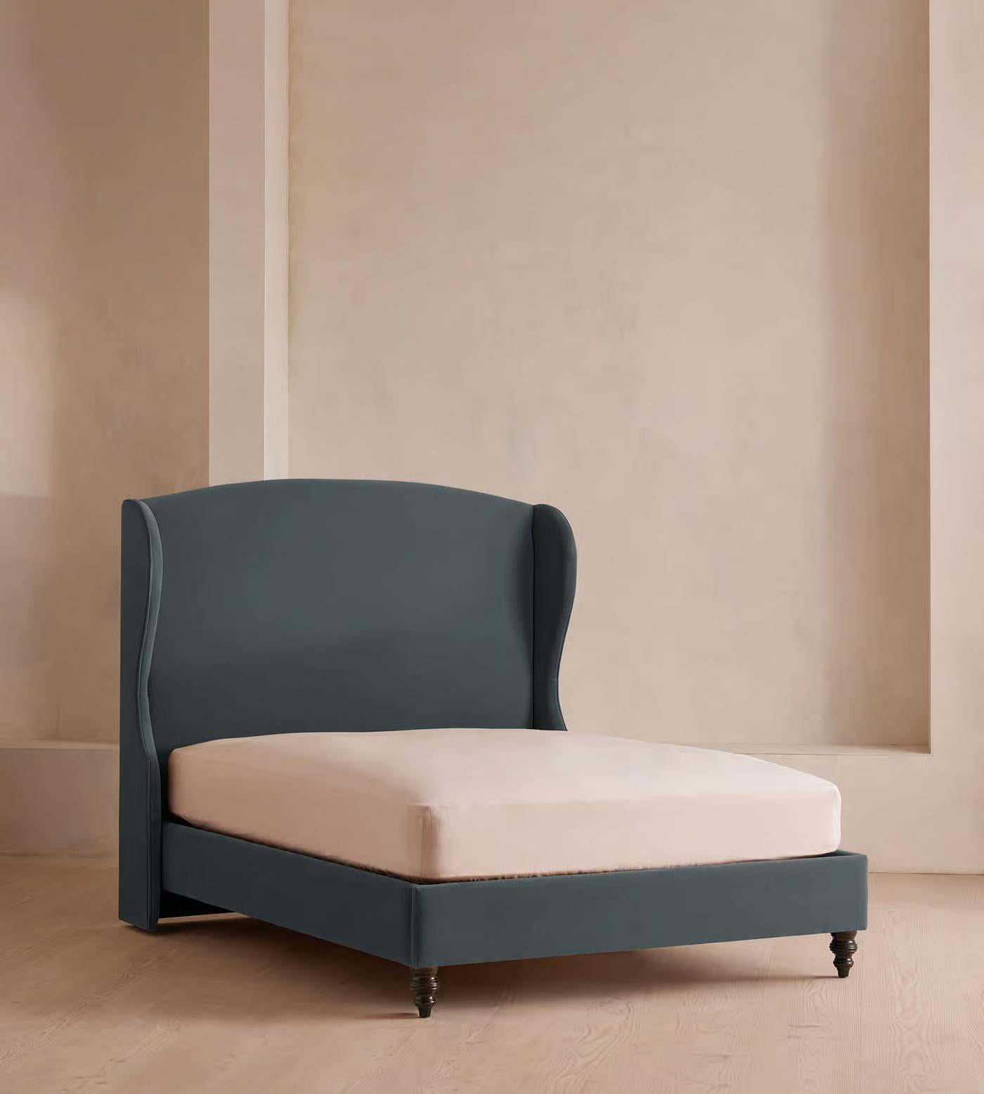 Lurine Kadife Karyola